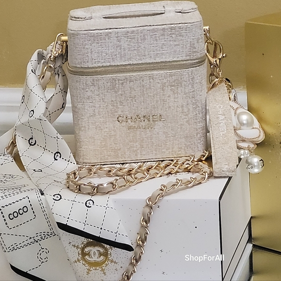CHANEL Handbags - Chanel